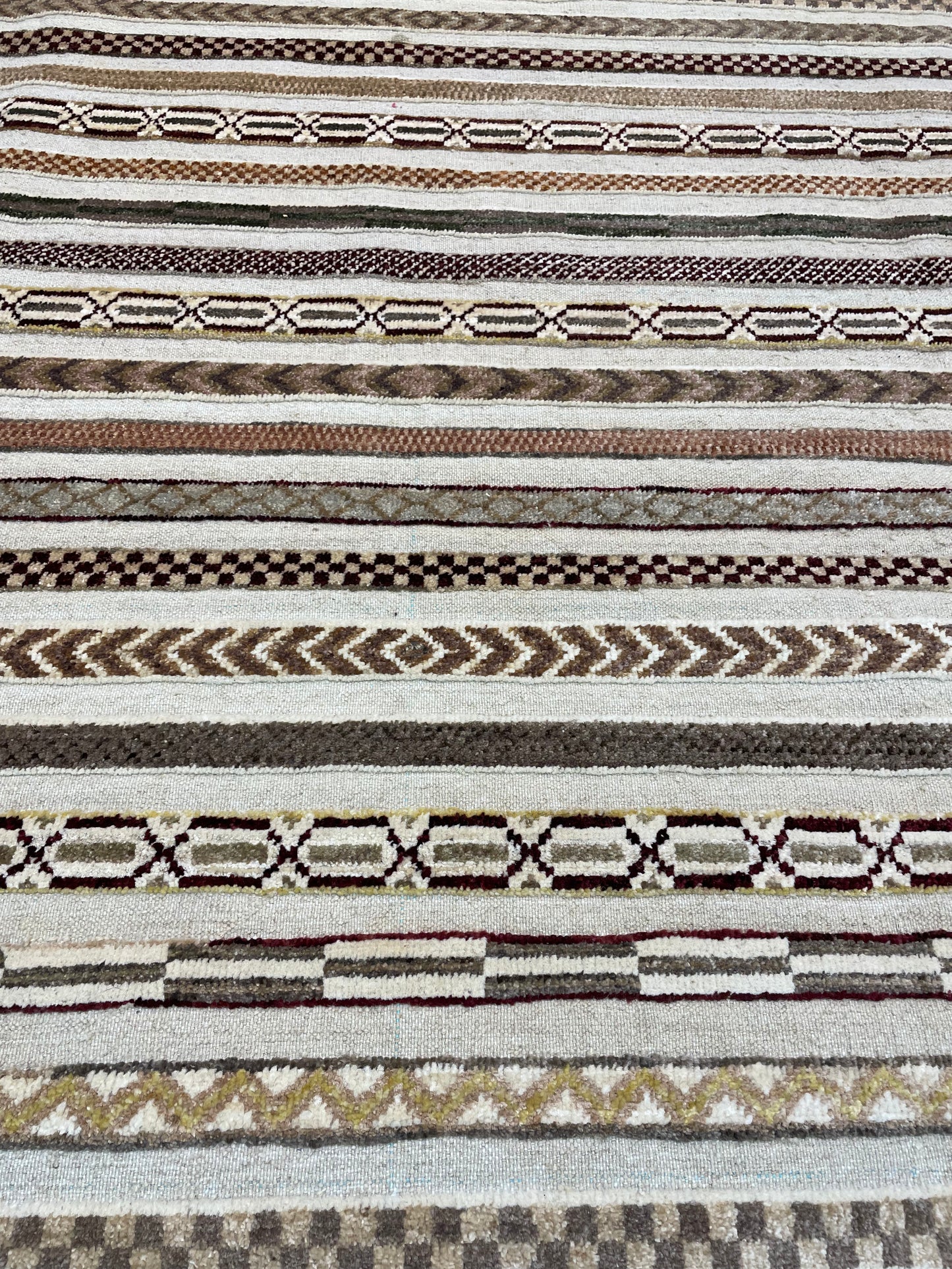 Hand-Knotted Wool Rug Turkish Oushak 7'11" x 9'8"