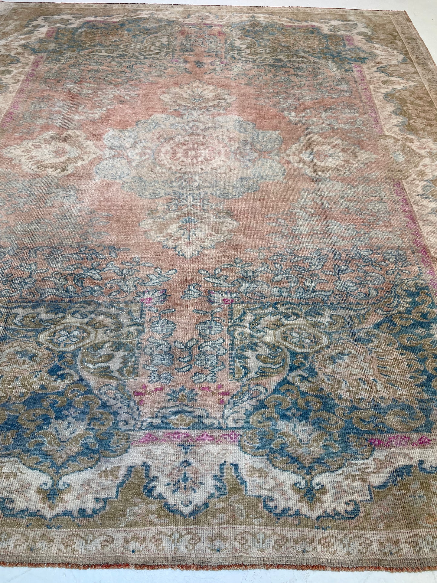 Hand-Knotted Wool Rug Turkish Oushak 7'6" x 8'11"