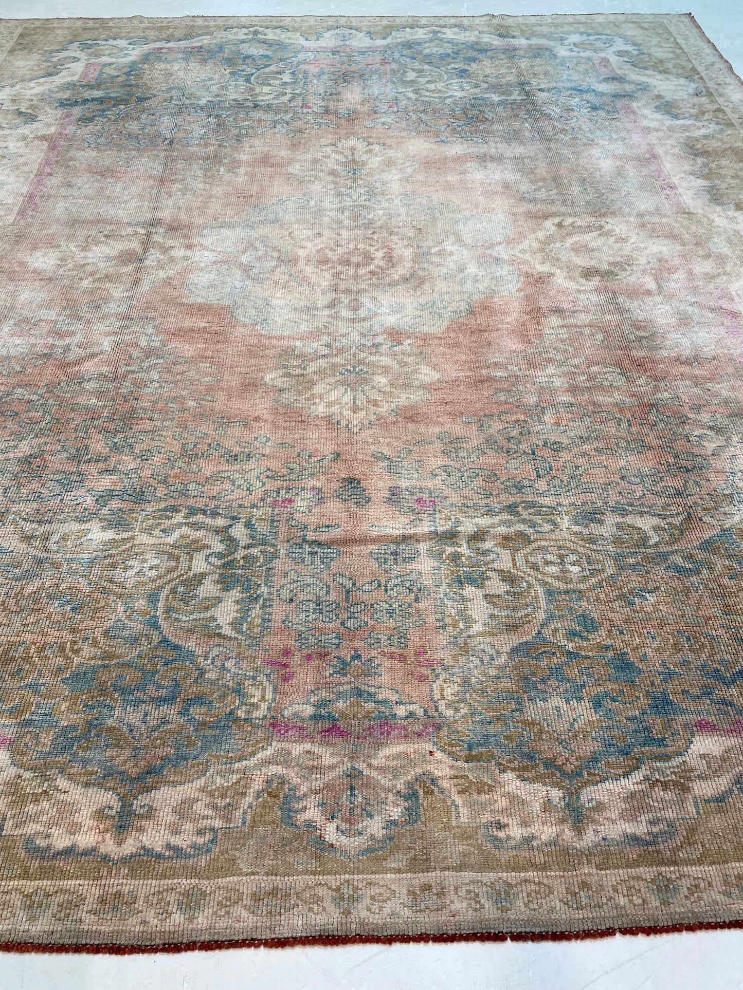 Hand-Knotted Wool Rug Turkish Oushak 7'6" x 8'11"