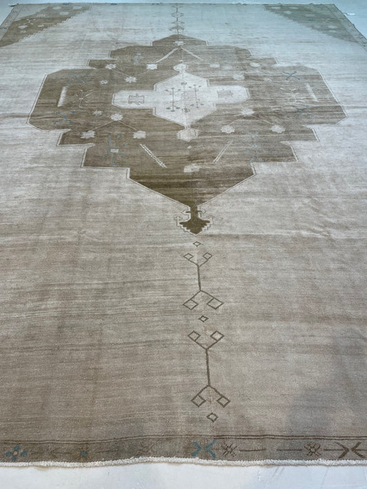 Hand-Knotted Wool Rug Turkish Oushak 10'7" x 13'7"