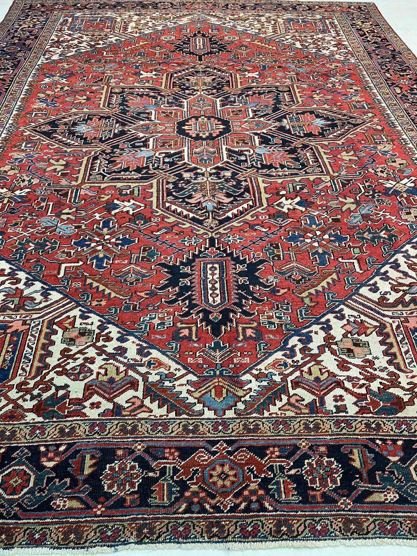 Hand-Knotted Wool Rug Heriz Serapi 9'2" x 11'10"