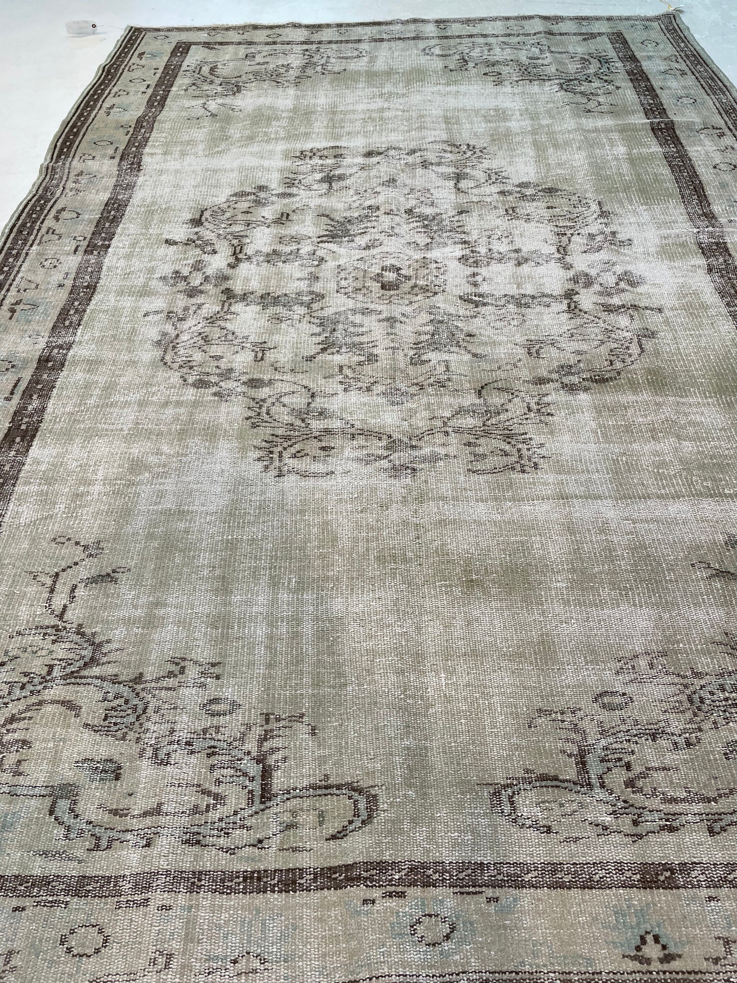 Hand-Knotted Wool Rug Turkish Oushak 6'7" x 9'9"