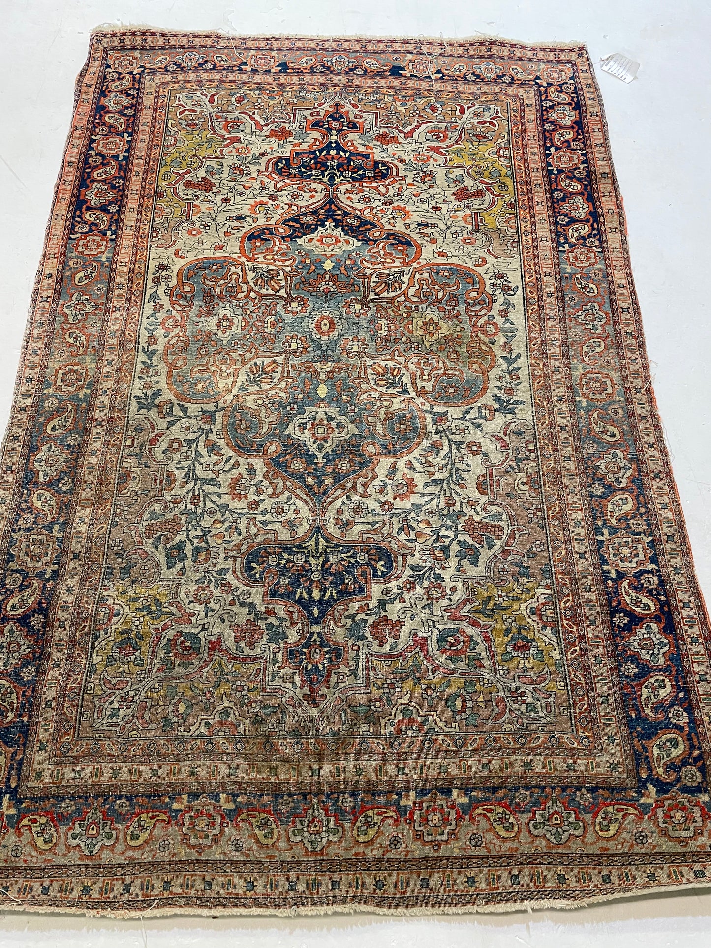 Hand-Knotted Wool Rug Isfehan Ahmad 4'6" x 6'6"