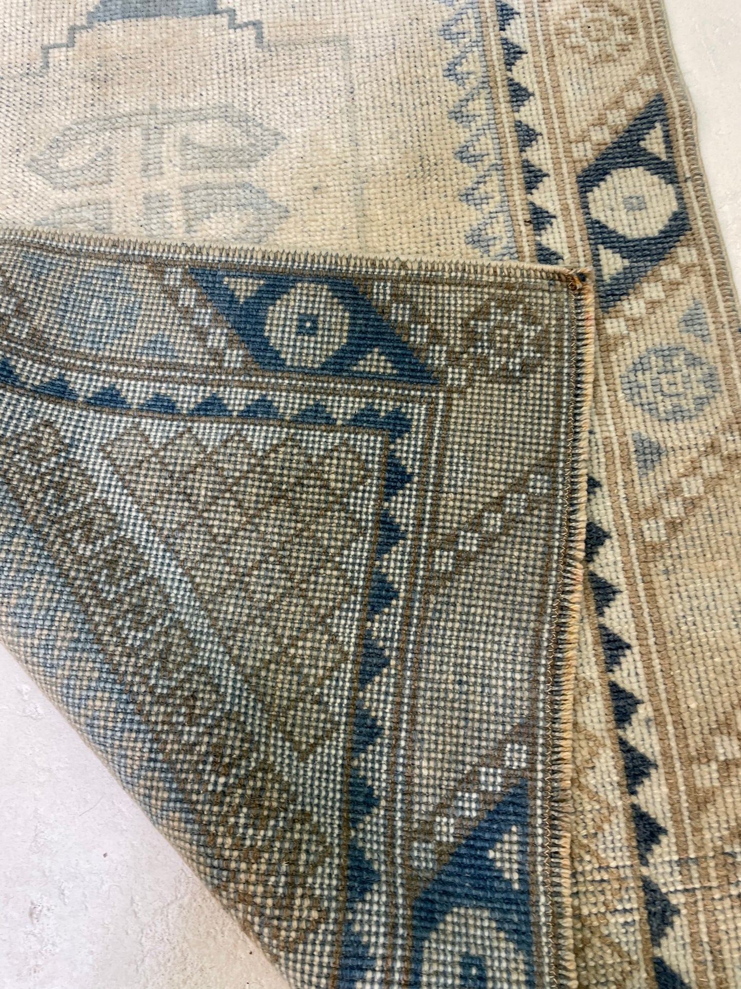 Hand-Knotted Wool Rug Turkish Oushak 2'4" x 4'