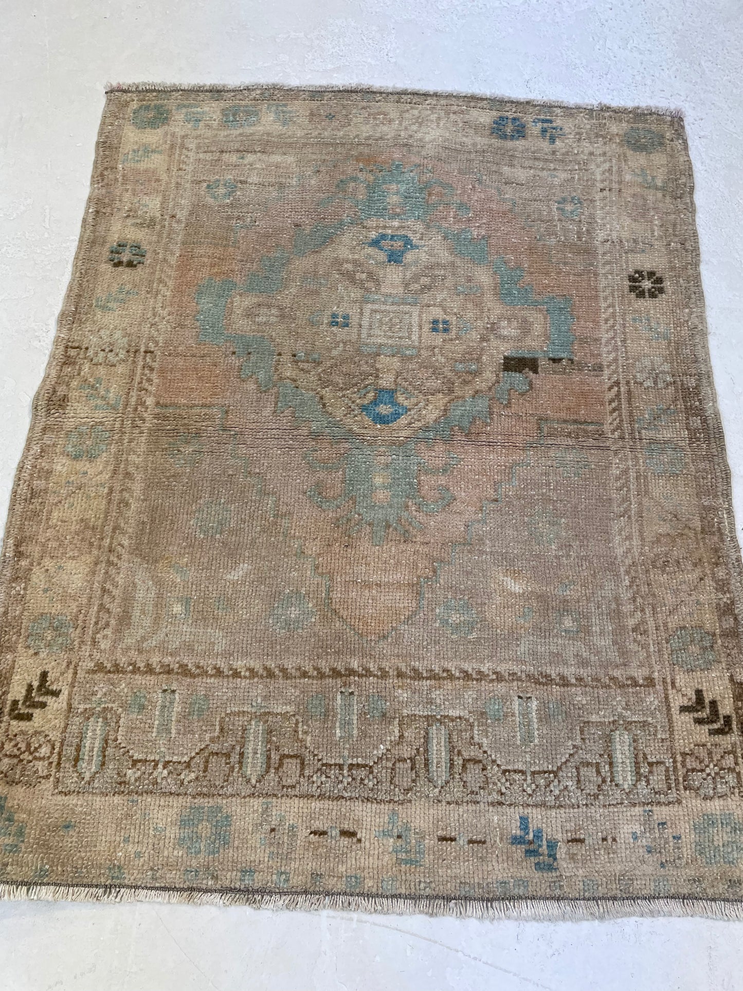 Hand-Knotted Wool Rug Turkish Oushak 2'4" x 3'