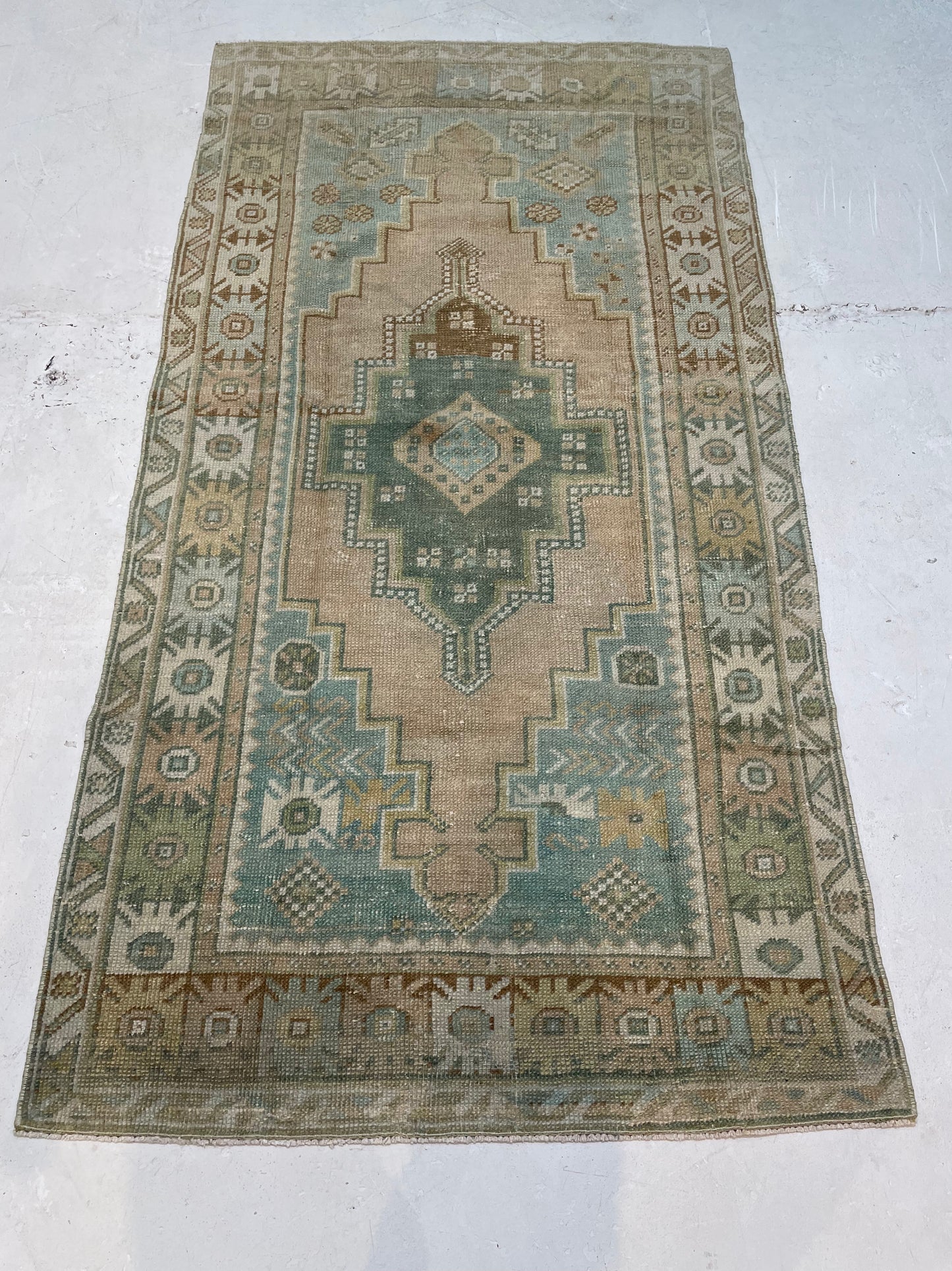 Hand-Knotted Wool Rug Turkish Oushak 2'10" x 6'