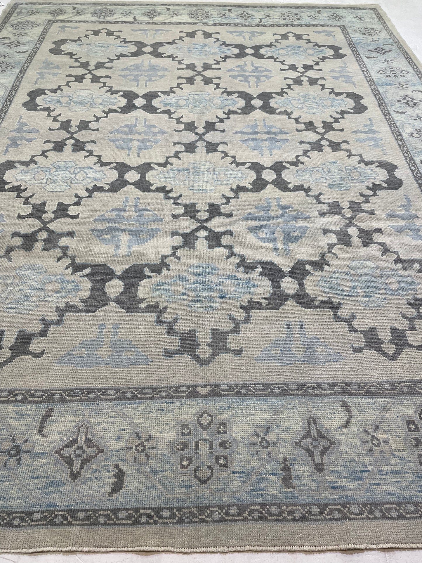 Hand-Knotted Wool Rug Turkish Oushak 9'7" x 12'1"