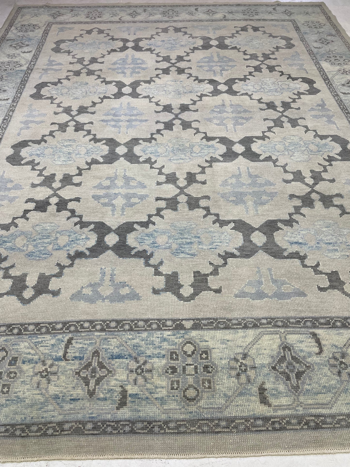 Hand-Knotted Wool Rug Turkish Oushak 9'7" x 12'1"