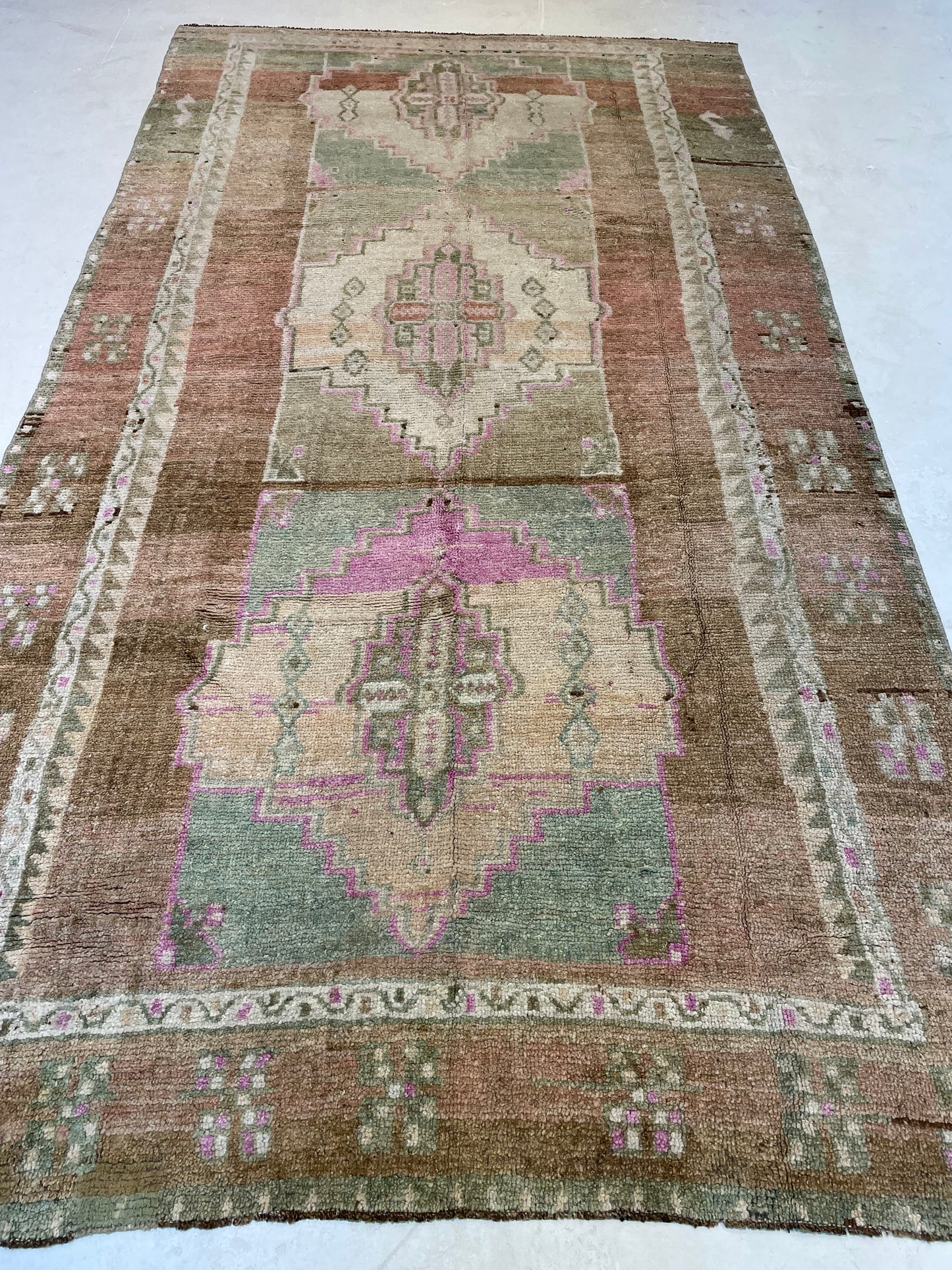 Hand-Knotted Wool Rug Turkish Oushak 5'8" x 10'3"