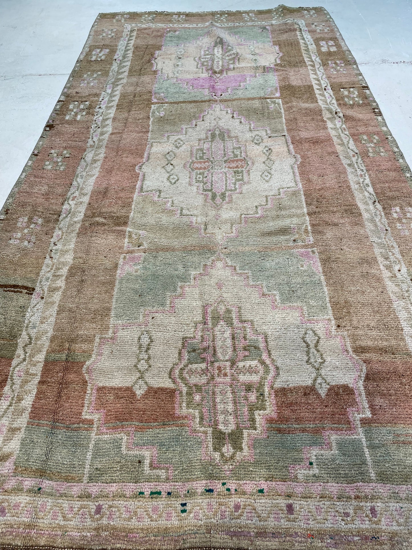 Hand-Knotted Wool Rug Turkish Oushak 5'8" x 10'3"